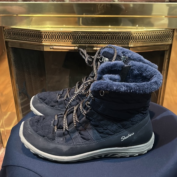 Sketchers Moro Street Ankle Boot - Picture 3 of 12